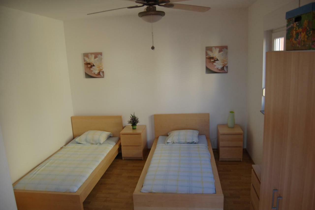 Al Capone Apartment Свети Петър Екстериор снимка