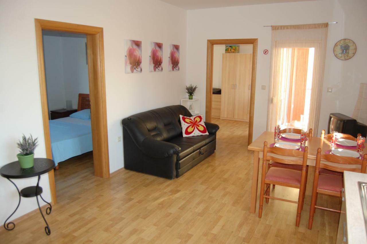 Al Capone Apartment Свети Петър Екстериор снимка